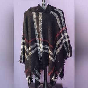 NEW  NEVER WORN.  Plaid Hooded Poncho  -